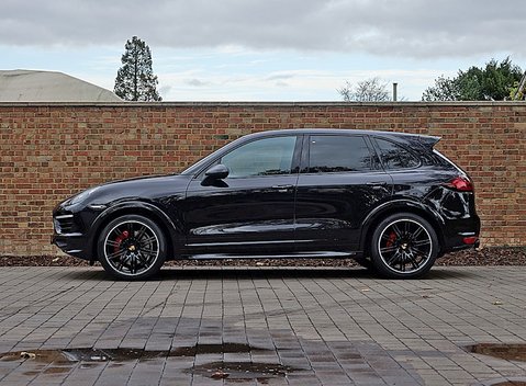 Porsche Cayenne GTS 5