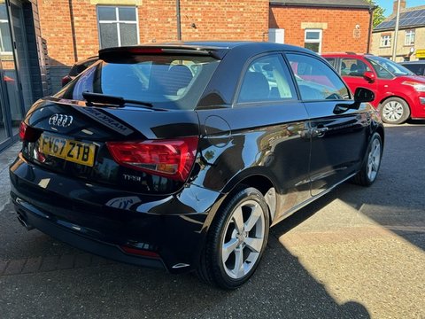Audi A1 TFSI SPORT NAV 3