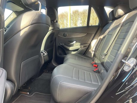Mercedes-Benz GLC 2.0 GLC 300 AMG Line Premium D 4Matic Auto 4WD 5dr 37