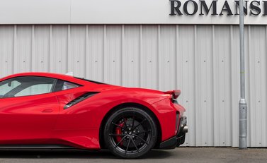 Ferrari 488 Pista 32