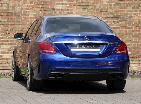 Mercedes-Benz C Class C63 Saloon 16