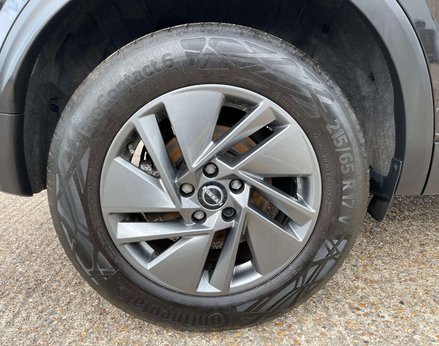 Nissan Qashqai 1.3 Qashqai Acenta Premium DiG-T MHEV 5dr 13