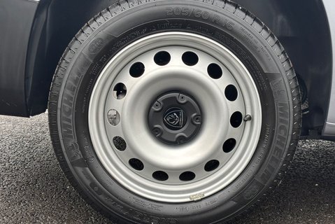 Peugeot Partner 102 ps BlueHdi Professional L2 31