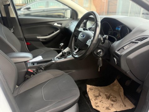 Ford Focus 1.0T EcoBoost Zetec Euro 6 (s/s) 5dr 11