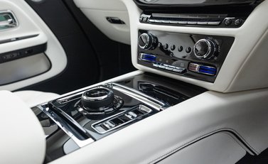 Rolls-Royce Spectre 25