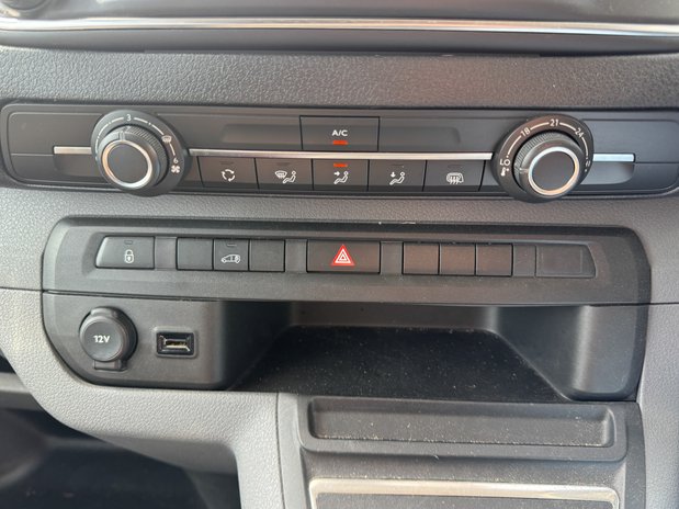 Vauxhall Vivaro AUTO 75Kwh (SOLD KH) LWB L2H1 Low Roof Air Con Sensors EURO 6 24