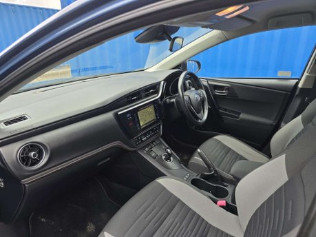 Toyota Auris 1.8 VVT-h Business Edition Hatchback 5dr Petrol Hybrid CVT Euro 6 (s/s) (Sa 11