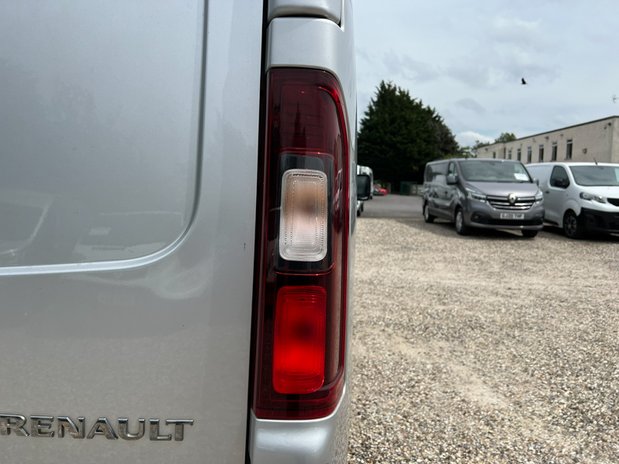 Renault Trafic SWB L1H1 Low Roof Sportive Air Con Nav EURO 6 NO VAT 23