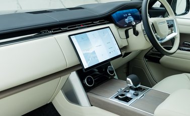 Land Rover Range Rover P510e First Edition 20