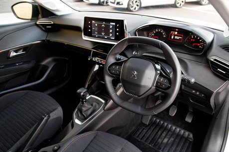 Peugeot 208 PURETECH ACTIVE PREMIUM PLUS S/S