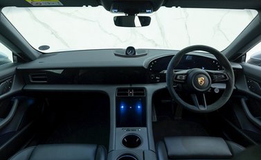 Porsche Taycan 4S Sport Turismo 16