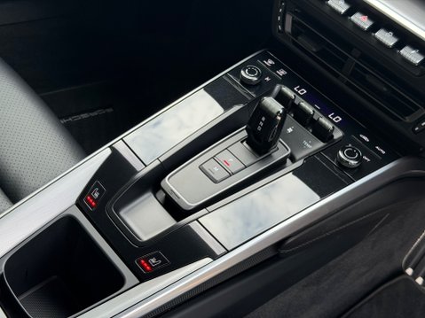 Porsche 911 CARRERA 4S PDK 26