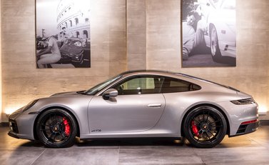 Porsche 911 (992) Carrera GTS 2