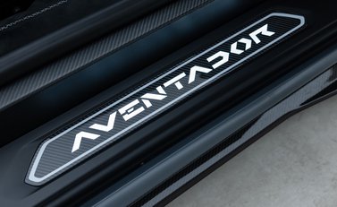 Lamborghini Aventador SVJ LP 770-4 ROADSTER 26
