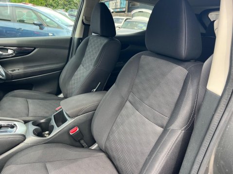 Nissan Qashqai 1.2 DIG-T N-Connecta XTRON 2WD Euro 6 (s/s) 5dr 24