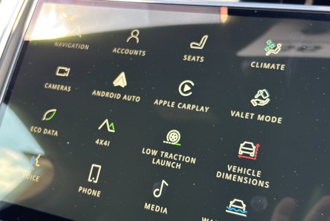 Land Rover Discovery D300 Commercial Dynamic HSE 27