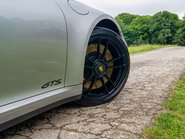 Porsche 911 Targa 4 GTS PDK 6