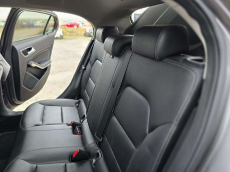 Mercedes-Benz GLA 2.1 GLA220d Sport (Executive) SUV 5dr Diesel 7G-DCT 4MATIC Euro 6 (s/s) (17 25