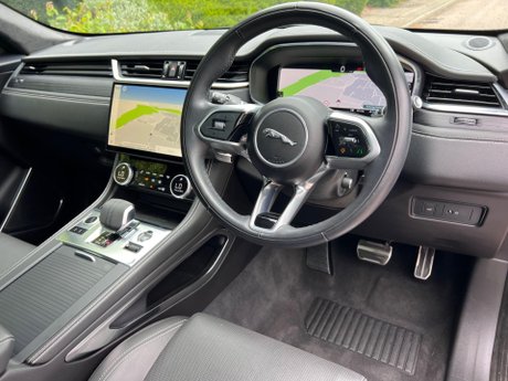 Jaguar F-Pace 2.0 D200 MHEV R-Dynamic HSE Black Auto AWD Euro 6 (s/s) 5dr 15