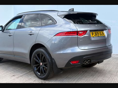 Jaguar F-Pace 2.0 F-PACE Chequered Flag AWD D Auto 4WD 5dr 47