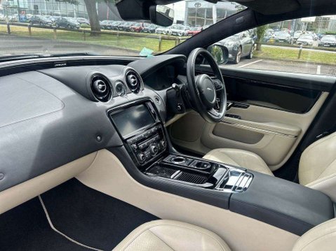 Jaguar XJ 3.0 XJ R-Sport V6 D Auto 4dr 3