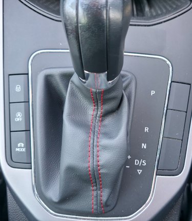 SEAT Arona TSI FR SPORT DSG AUTOMATIC! SMARTPHONE LINK! HEATED SEATS! SERVICE HISTORY! 3
