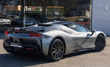 Ferrari SF90 Stradale ASSETTO FIORANO 4