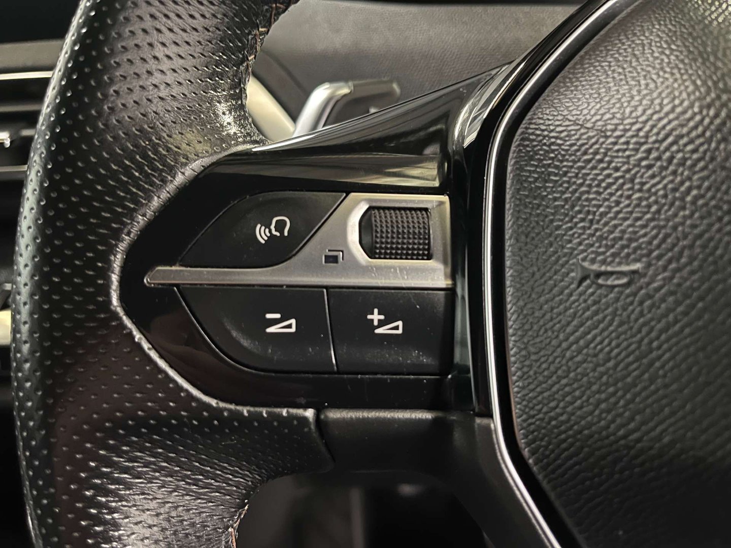 2019 Peugeot 3008 — image 11