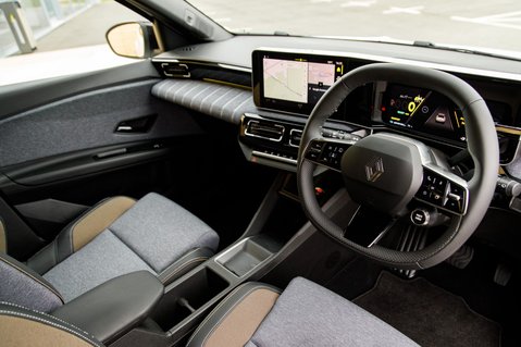Renault 5 TECHNO E-TECH 4