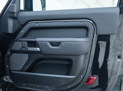 Land Rover Defender 90 V8 21