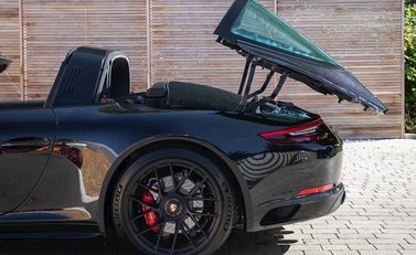 Porsche 911 (991.2) Targa 4 GTS 31
