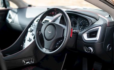 Aston Martin Vanquish 11