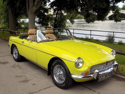 MG B ROADSTER 