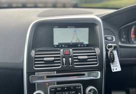 Volvo XC60 2.0 D4 R-DESIGN LUX NAV AUTO PAN ROOF 34