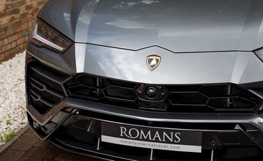 Lamborghini Urus 25