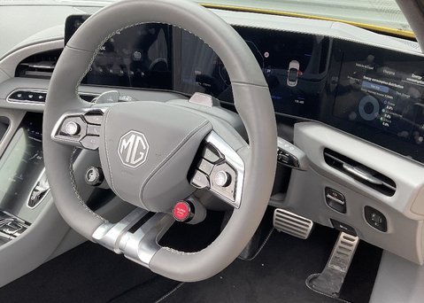 MG Cyberster 77kWh TROPHY 15