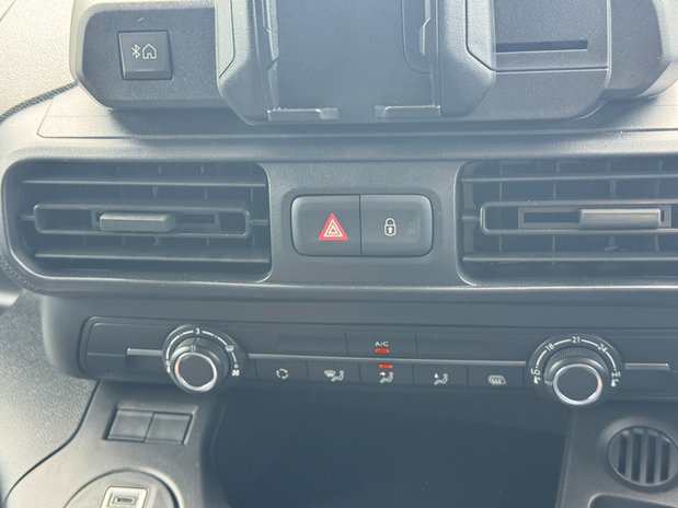 Peugeot Partner LWB L2H1 [SOLD SM] Low Roof Professional Air Con Sensors Tow Bar EURO 6 NO 25