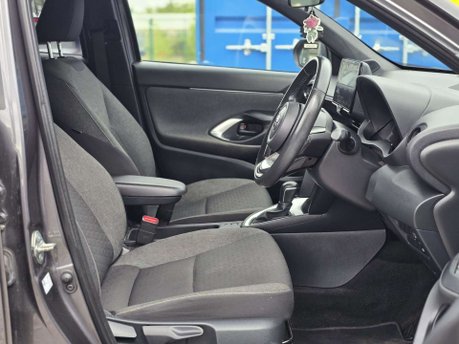 Toyota Yaris Cross 1.5 VVT-h Design SUV 5dr Petrol Hybrid E-CVT Euro 6 (s/s) (116 ps) 17