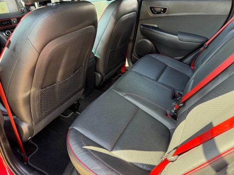 Hyundai KONA PREMIUM SE 1 OWNER 32