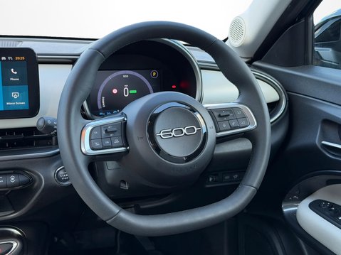 Fiat 600 115kW La Prima 54kWh 5dr Auto 17