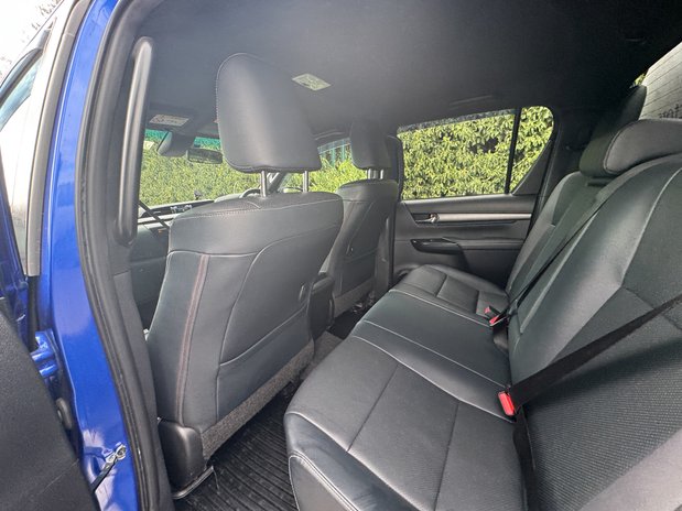 Toyota Hilux Invincible X | Auto | 2.8 LT | Double Cab | Sensors | EURO 6 | NO VAT 13
