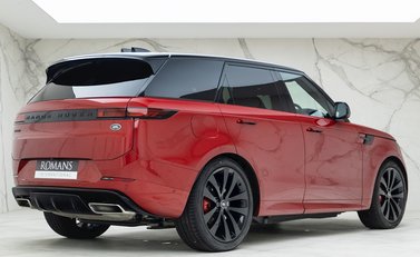 Land Rover Range Rover Sport P510e First Edition 7