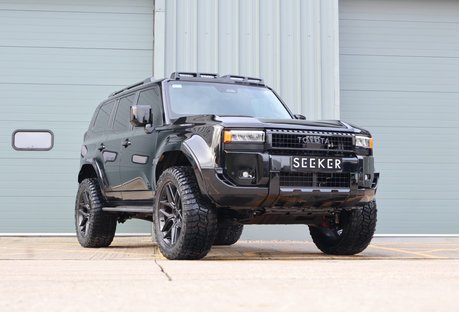 Toyota Land Cruiser 2026 COMMERCIAL 2 inch  lift 22  wheels roof light Seeker styled Rear seats