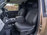 Land Rover Defender D250 X-Dynamic SE HardTop Obsidian WildTrak 9