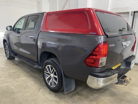 Toyota Hilux INVINCIBLE 4WD D-4D DCB 9