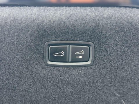 Porsche Taycan Performance Plus 93.4kWh Turbo S Saloon 4dr Electric Auto 4WD (761 ps) 38