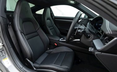 Porsche 911 Carrera S (992) 10