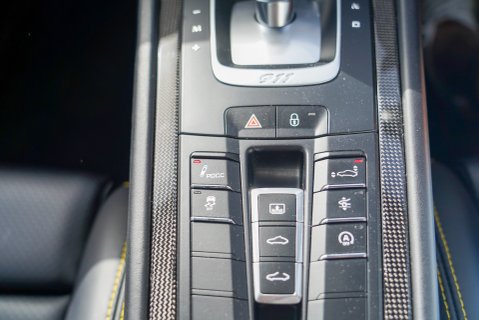 Porsche 911 TURBO S PDK 18