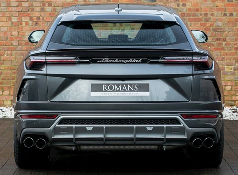 Lamborghini Urus 5