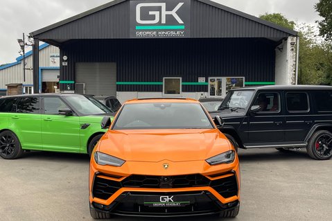 Lamborghini Urus V8 - ORANGE -AKRAPOVIC EXHAUST -PAN ROOF -B&O-MASSAGE SEATS-BLIND SPOT -ACC 95